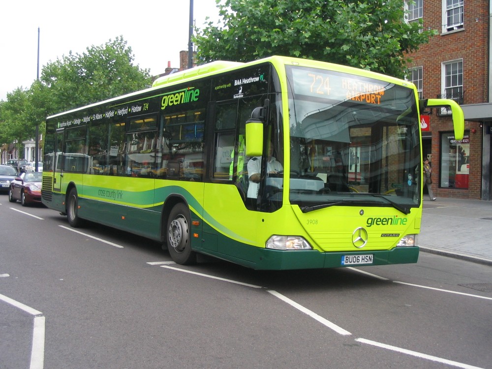 ARRIVA%203908%20r724%20St%20Albans%20230806%20Gavin%20Francis.jpg